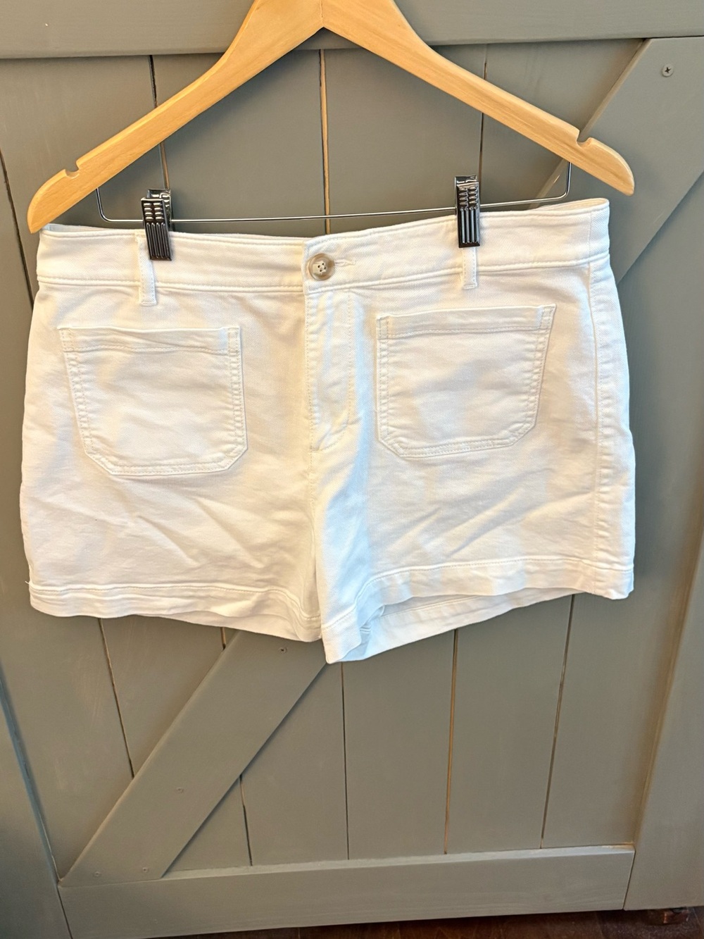LOFT White Palmer soft  Pocket Shorts